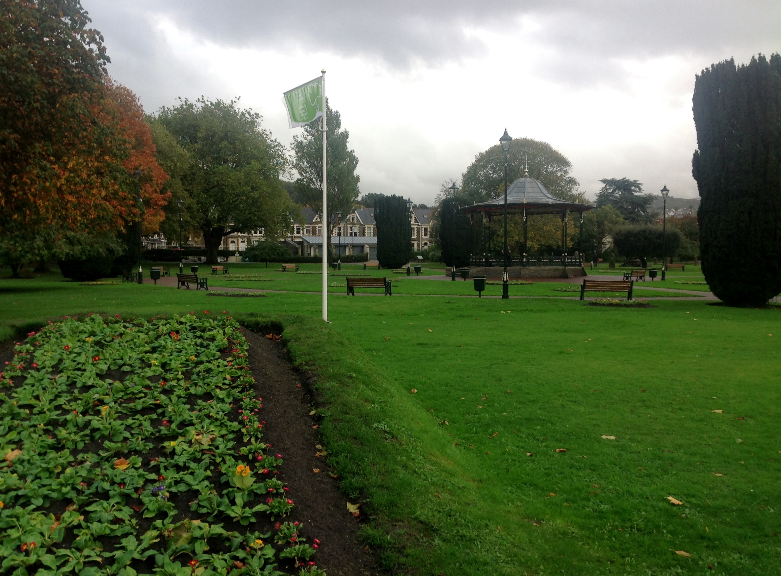WPW029803 WALES (1929). View of Victoria Gardens, Neath, oblique aerial